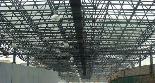 防城港听网架公司的名目师阐述其网架的季节个性